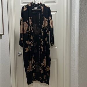 Aritzia Wilfred Floral Black Kimono Robe